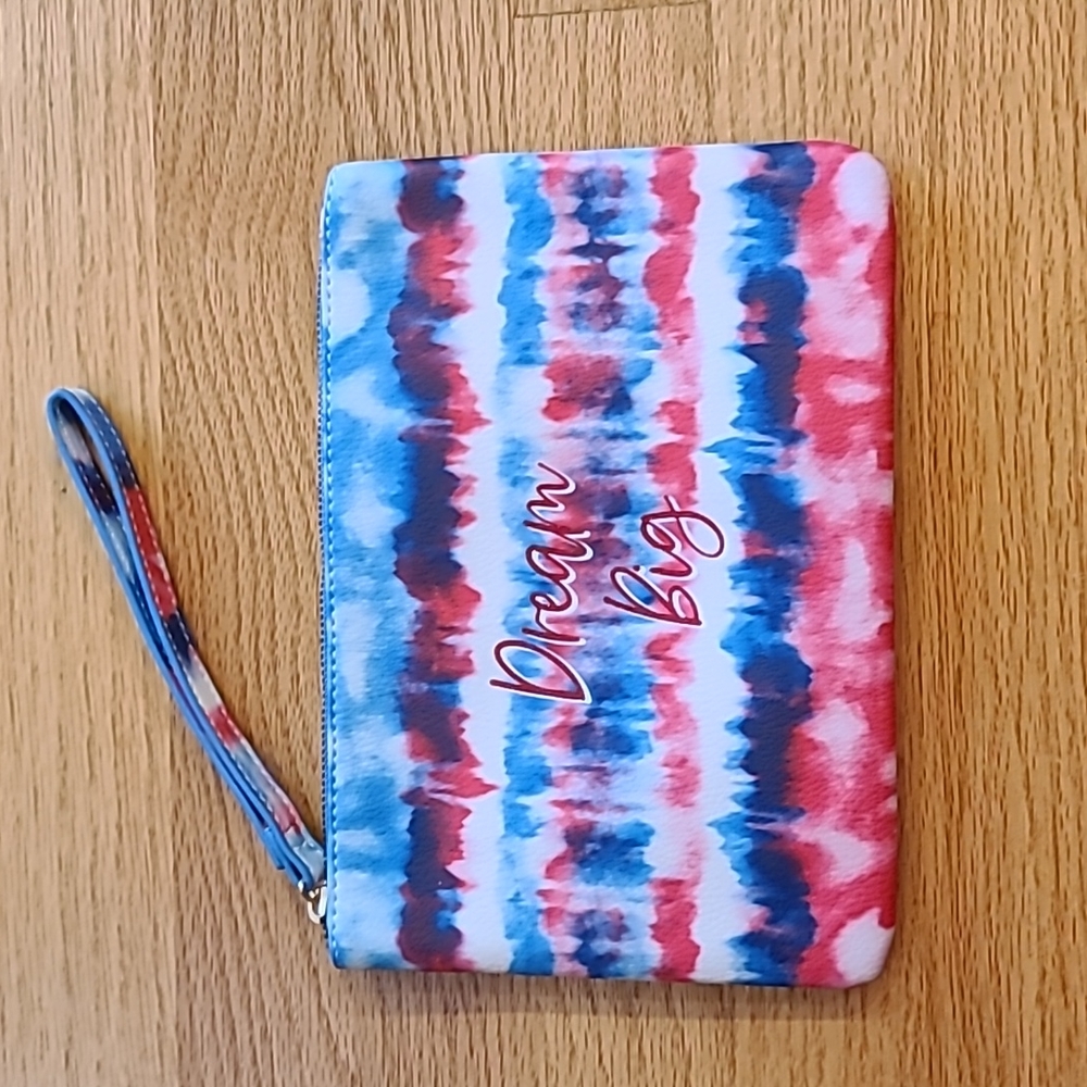 NWOT Betsey Johnson Tie Dye Dream Big Wristlet